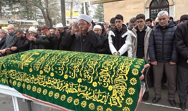 Hollanda'da cansız bedenine ulaşılan imam Fatih Eryılmaz, memleketi Kütahya'da toprağa verildi