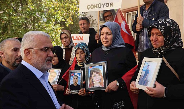 HÜDA PAR Genel Başkanı Yapıcıoğlu, evlat nöbetindeki ailelerle görüştü