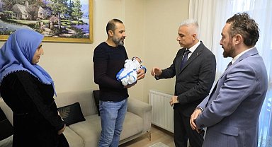 İETT'den metrobüs bebeğine ziyaret