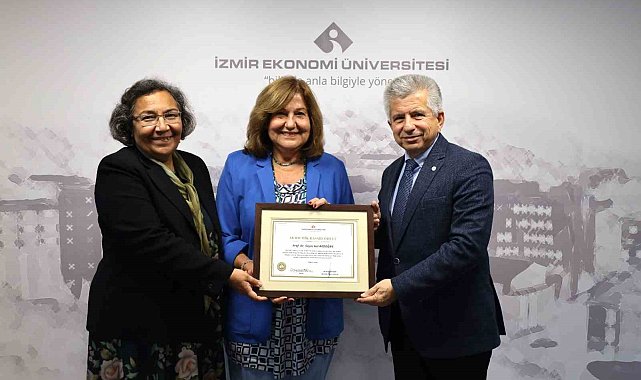 İEÜ'lü profesöre 'uluslararası' gurur
