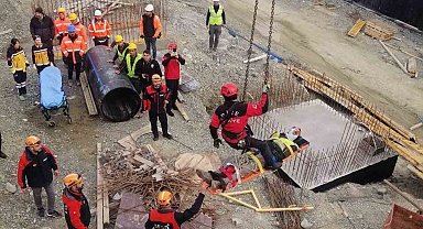 İnşaat şantiyesinde yüksekten düşen genç işçi yaralandı