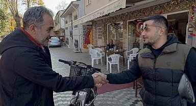 Ipone ile motosikletini takas etti, üzerine de 10 gün bedava kavurma yiyecek