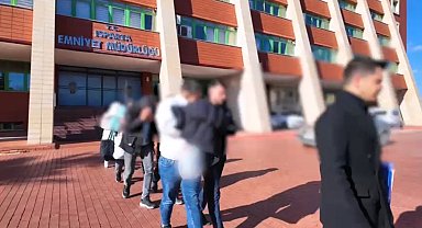 Isparta'da arkadaşlık vaadiyle dolandırıcılık yapan çete çökertildi