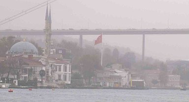İstanbul Boğazı sise gömüldü