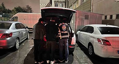 İstanbul'da motosiklet ile manevra yapıp diğer sürücülerin önlerine kıran motosikletli sürücüler yakalandı