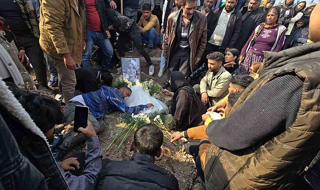 İstanbul'da öldürülen küçük Şirin Şanlıurfa'da gözyaşlarıyla defnedildi