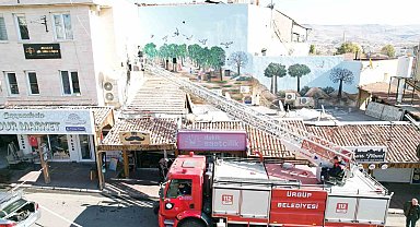 İtfaiye aracı üzerine çizdiği resmi 21 günde tamamladı