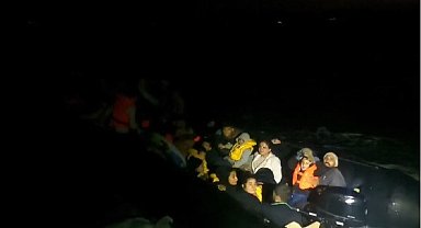 İzmir açıklarında 24'ü çocuk 53 düzensiz göçmen yakalandı