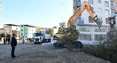 İzmir Çiğli'de Balatçık'a yeni yol... Trafiği rahatlatacak yıkımlar başladı