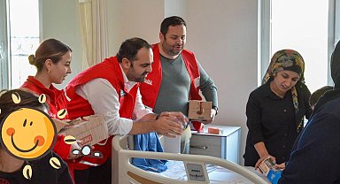 İzmir Konak'ta Kızılay hasta çocukları sevindirdi