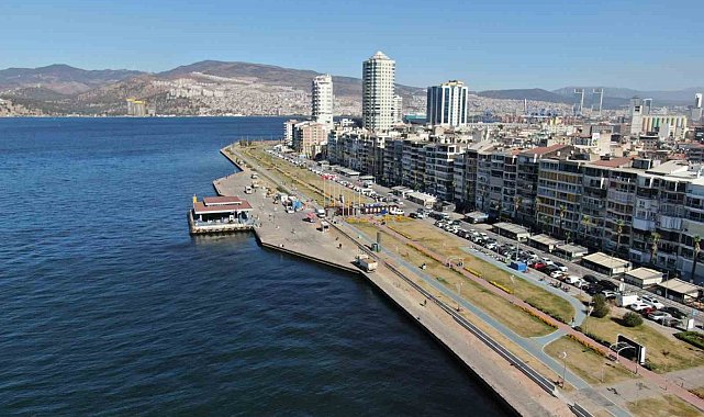 İzmir Kordon'da taşkınlara karşı kurulan beton bariyerlerin yüzde 60'ı tamam