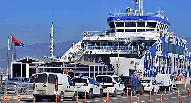 İzmir'de feribot tarifesine düzenleme