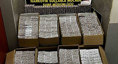 İzmir'de torbacılara uyuşturucu temin edenlere operasyon: 2 tutuklama