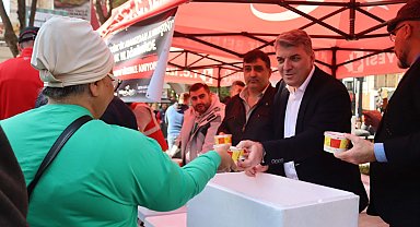 İzmit'te Ata'nın sevdiği yemekler ikram edildi