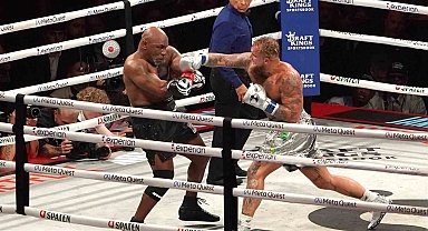 Jake Paul, Mike Tyson'ı mağlup etti