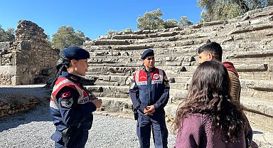 Jandarma ekipleri vatandaşları bilgilendirdi