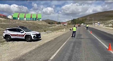 Jandarma Erzurum'da 35 bin 180 aracı kontrol etti