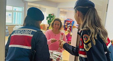 Jandarma, öğretmenleri unutmadı