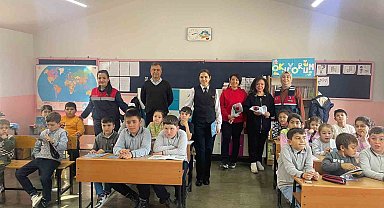 Jandarma öğretmenlerin Öğretmenler Günü'nü kutlandı