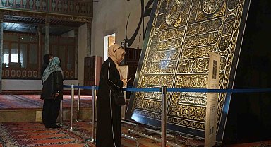 Kabe kapısının örtüsü Edirne'de sergilenmeye başlandı