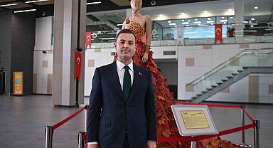 Kadına şiddete karşı 10 bin 10 çınar yaprağından gelinlik