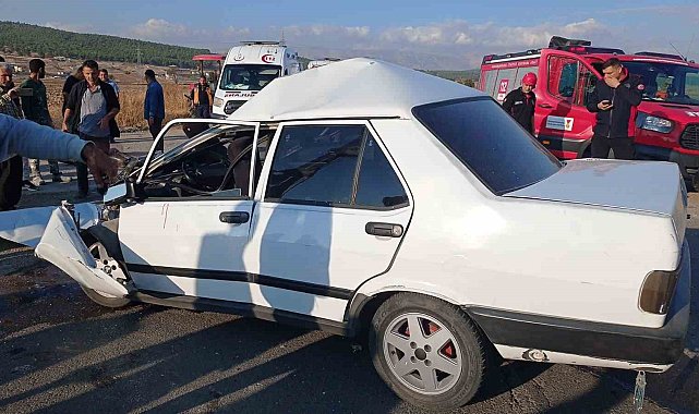 Kahramanmaraş'ta otomobil ile traktör çarpıştı: 1 ölü, 3 yaralı