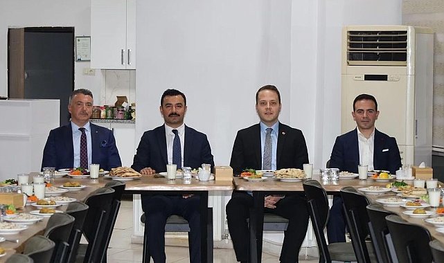 Kahta'de emniyet müdürü Sezer'e veda yemeği