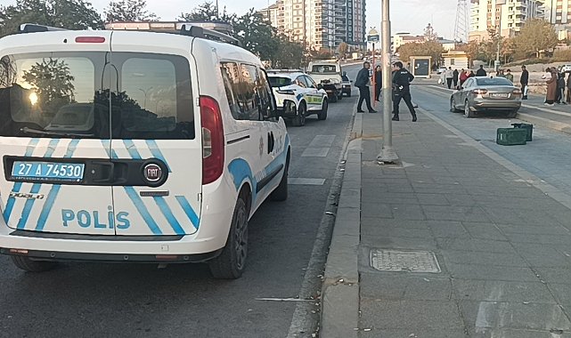 Kaldırıma çıkan otomobil 2 kadına çarptı: 1 ölü, 1 ağır yaralı