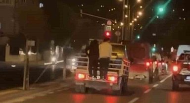 Kamyonet arkasına asılıp, ölüme davetiye çıkardılar
