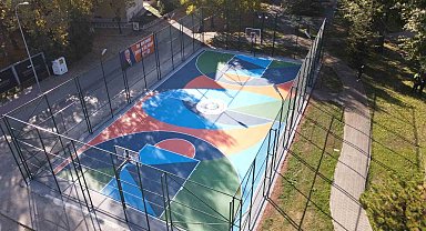 Kanlıkavak Parkı'ndaki basketbol sahası yenilendi