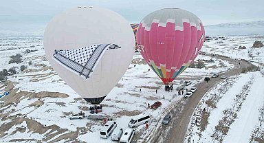 Kapadokya'da balonlar 'barış' için havalandı