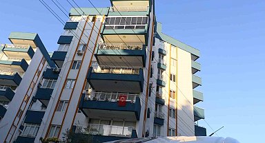 Kapı ve camları bantlayan 3 kardeş, oda içerisinde kömür yakarak hayatlarına son verdi