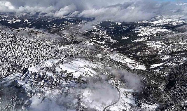 Karabük'te kar ve sis görsel şölen oluşturdu