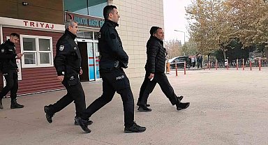 Karısını öldürdü, çatıya çıktı...Gözyaşlarıyla teslim oldu