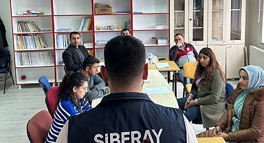 Kars'ta öğrenciler siber suçlara karşı bilgilendirildi