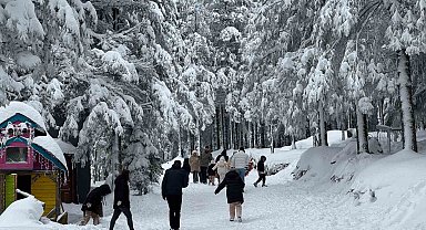 Kartepe kar ile şenlendi