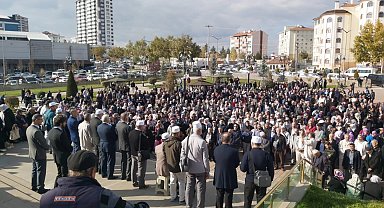 Kastamonu'dan kutsal topraklara giden umreciler dualarla uğurlandı