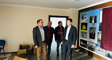 Kaymakam Partal, tadilata alınan kütüphaneyi inceledi