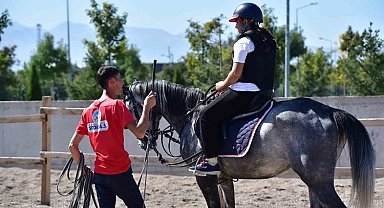 Kayseri Büyükşehir'den binicilik eğitimi