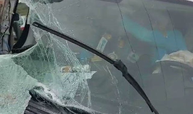 Kaza sonrasında birbirlerine sarılarak kurtarılmayı beklediler, o anlar kamerada