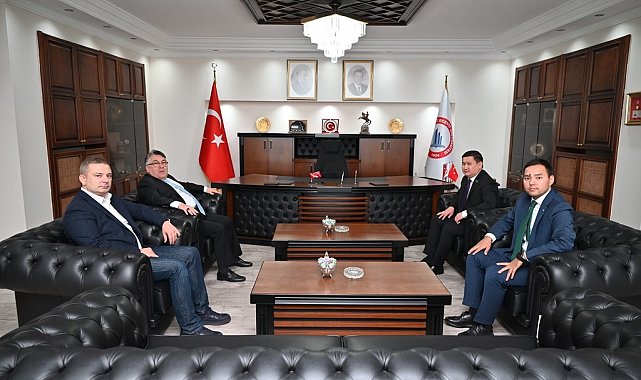 Kazakistan Cumhuriyeti İstanbul Başkonsolosu Amankul'dan Rektör Özölçer'e ziyaret
