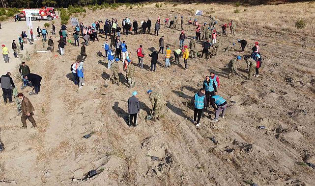 Kazdağları'nda Mili Ağaçlandırma Günü'nde fidanlar toprak ile buluştu
