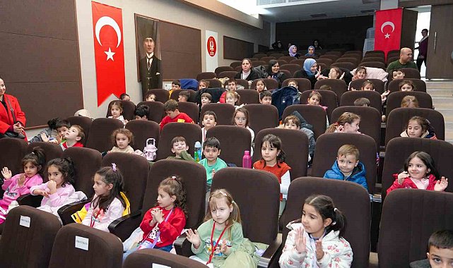 Keçiören'de çocuklar için tiyatro zamanı