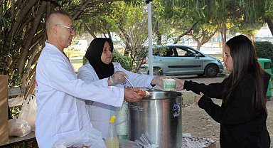 Kepez'den vize sınavına hazırlanan öğrencilere sıcak çorba