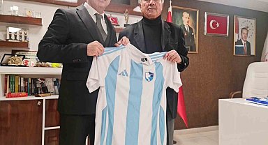 Kılbaş'a forma hediye etti