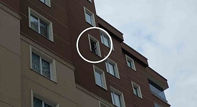 Kiralık ev bakmak için gittiği binanın 6. katından düşerek öldü