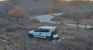 Kontrolden çıkan araç şarampole uçtu: 1 kişi yaralandı