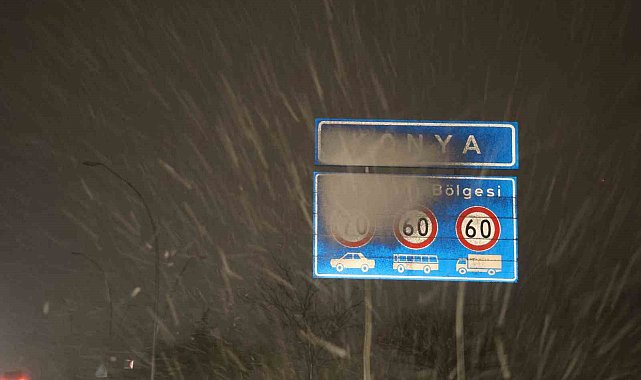 Konya'da kar yağışı etkili oluyor