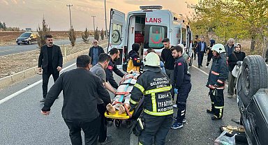 Köpeğe çarpmamak için manevra yapan otomobil takla attı: 4 yaralı