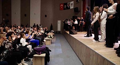 Körfez'de şarkılar öğretmenler için seslendirildi